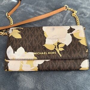 Michael Kors Crossbody/Wallet